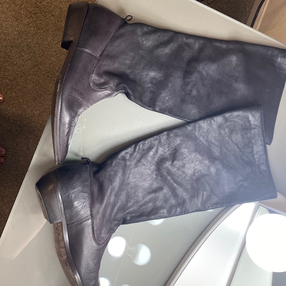Donald Pliner Suede Boots